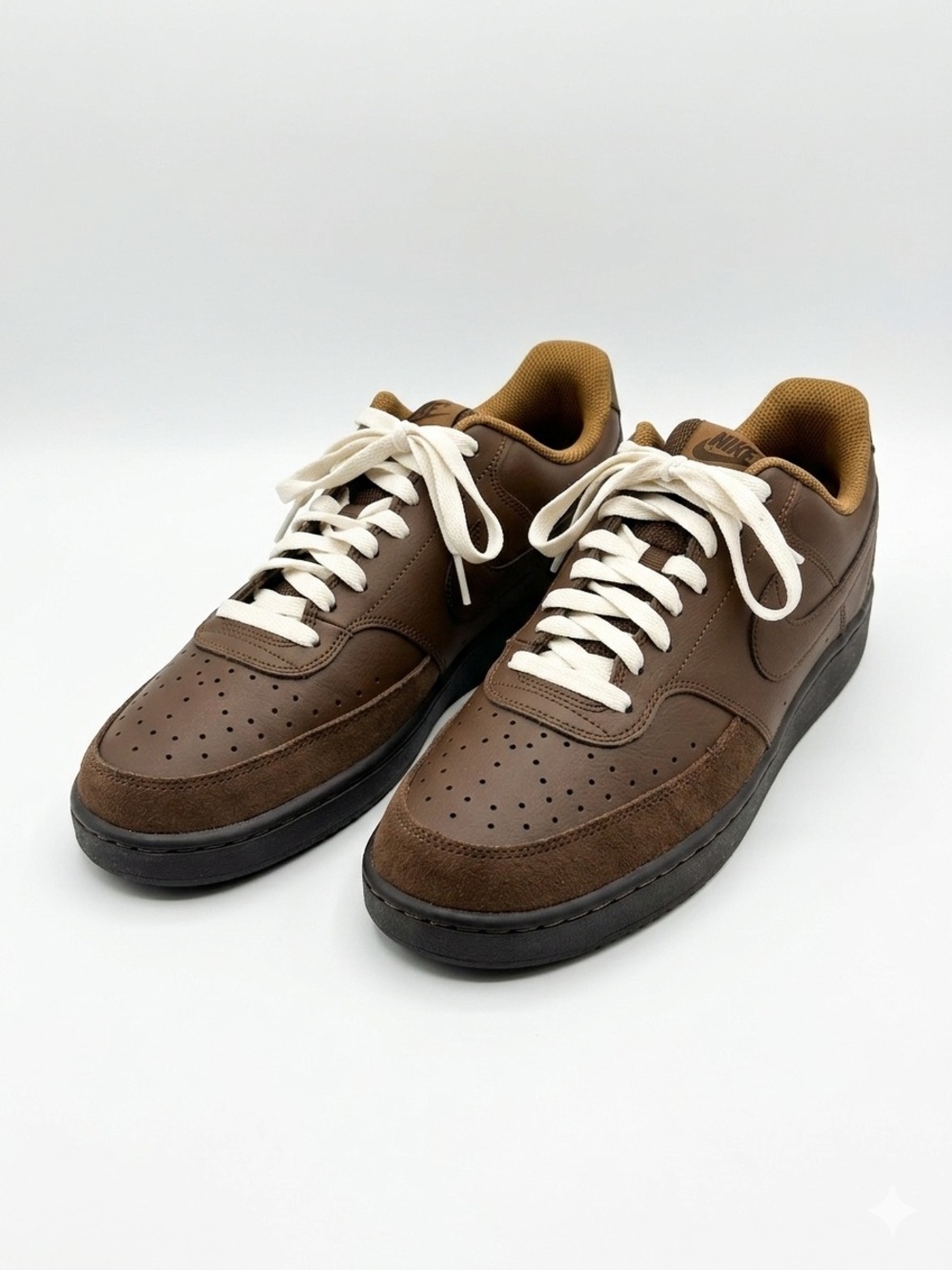 Nike Men's Brown Low-Top Sneakers with White Laces